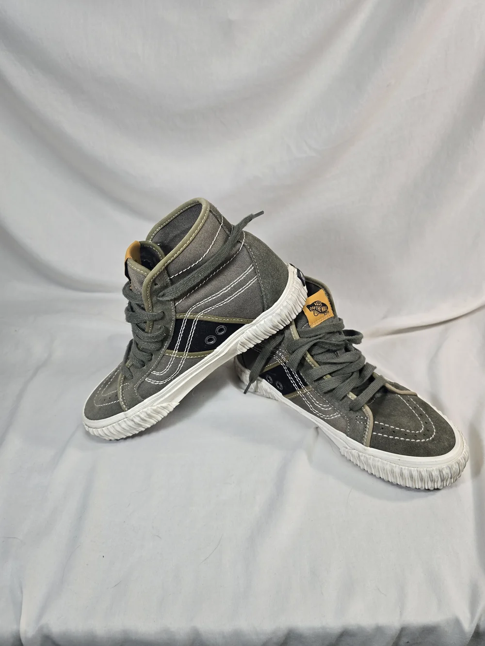VANS Sk8-Hi Gym Issue World Code Sneakers Size 7 Shoes 721356 EUC Green Black